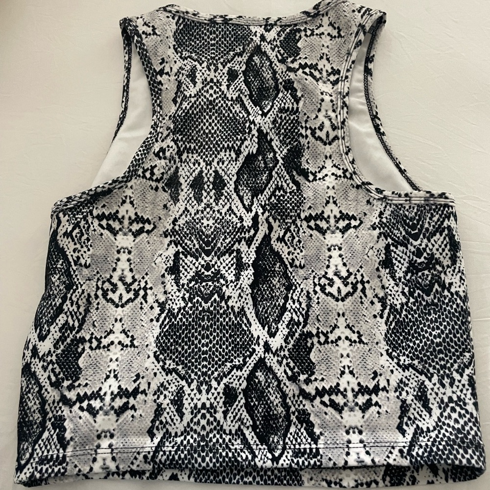 Workout crop top animal print